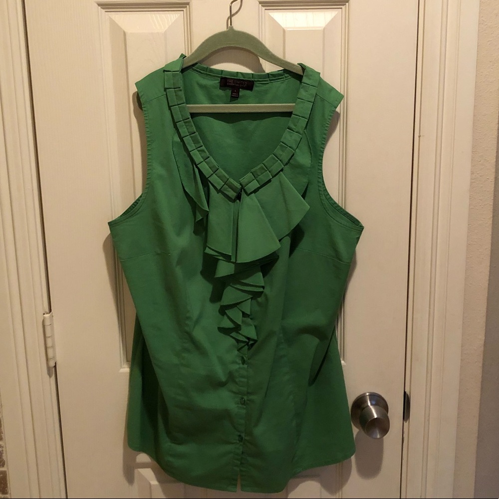 Dressy sleeveless button down top Sz Large